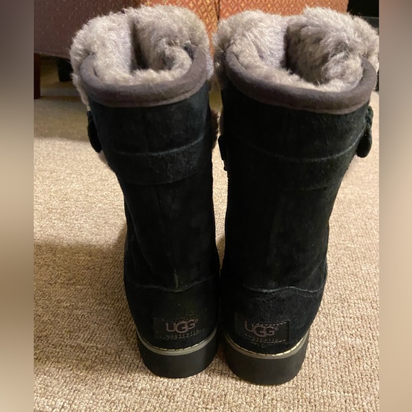 UGG Boots - Picture 3 of 13